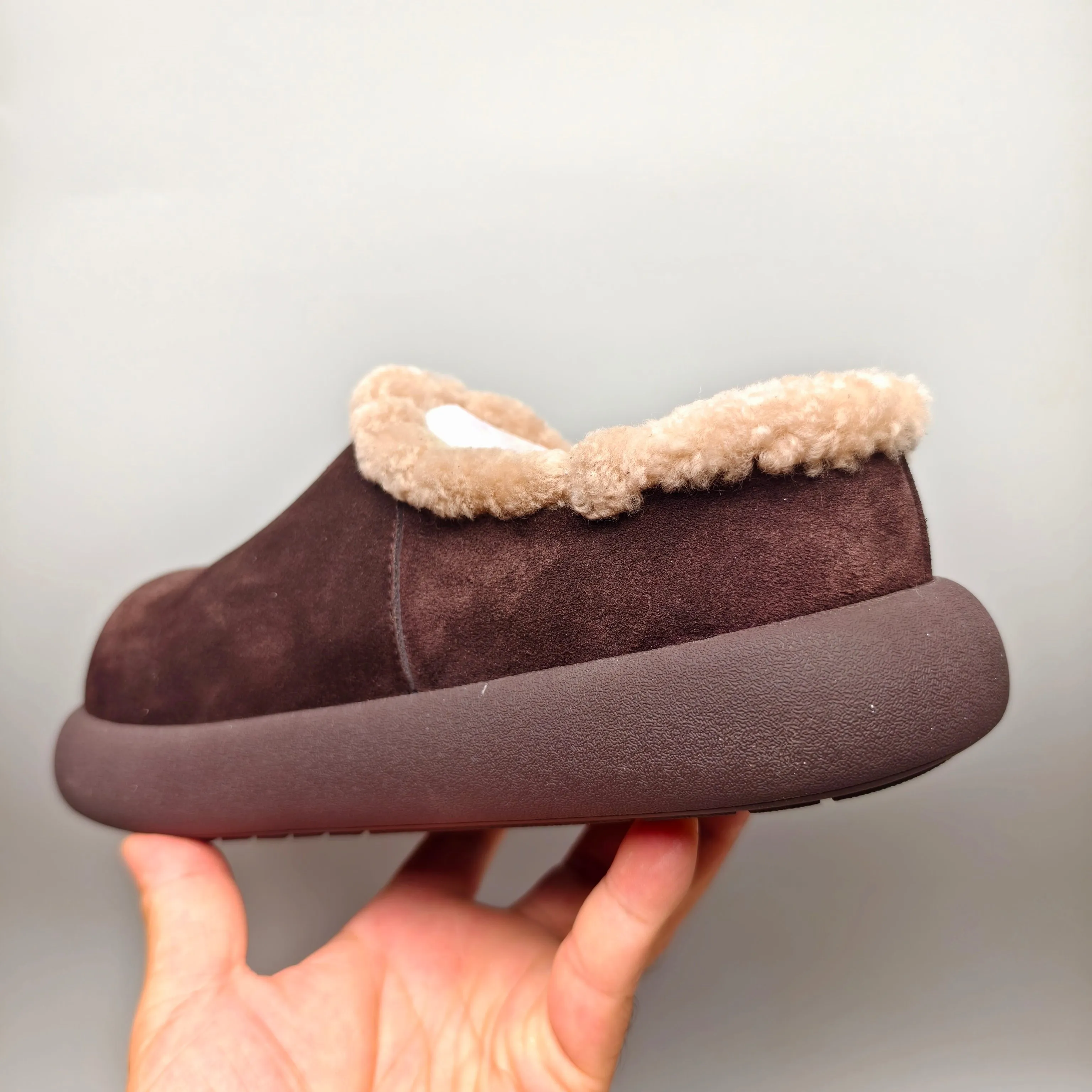 💰480 UGG sheepskin all-in-one snow boots 6088 UGG sheepskin all-in-one snow boots slip-on home shoes potato thick-soled women's shoes color: maroon antelope brown sand chocolate matching code: 35-40